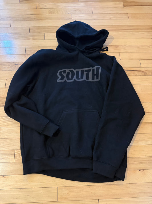 BLACK PUFF SOUTH HOODIE